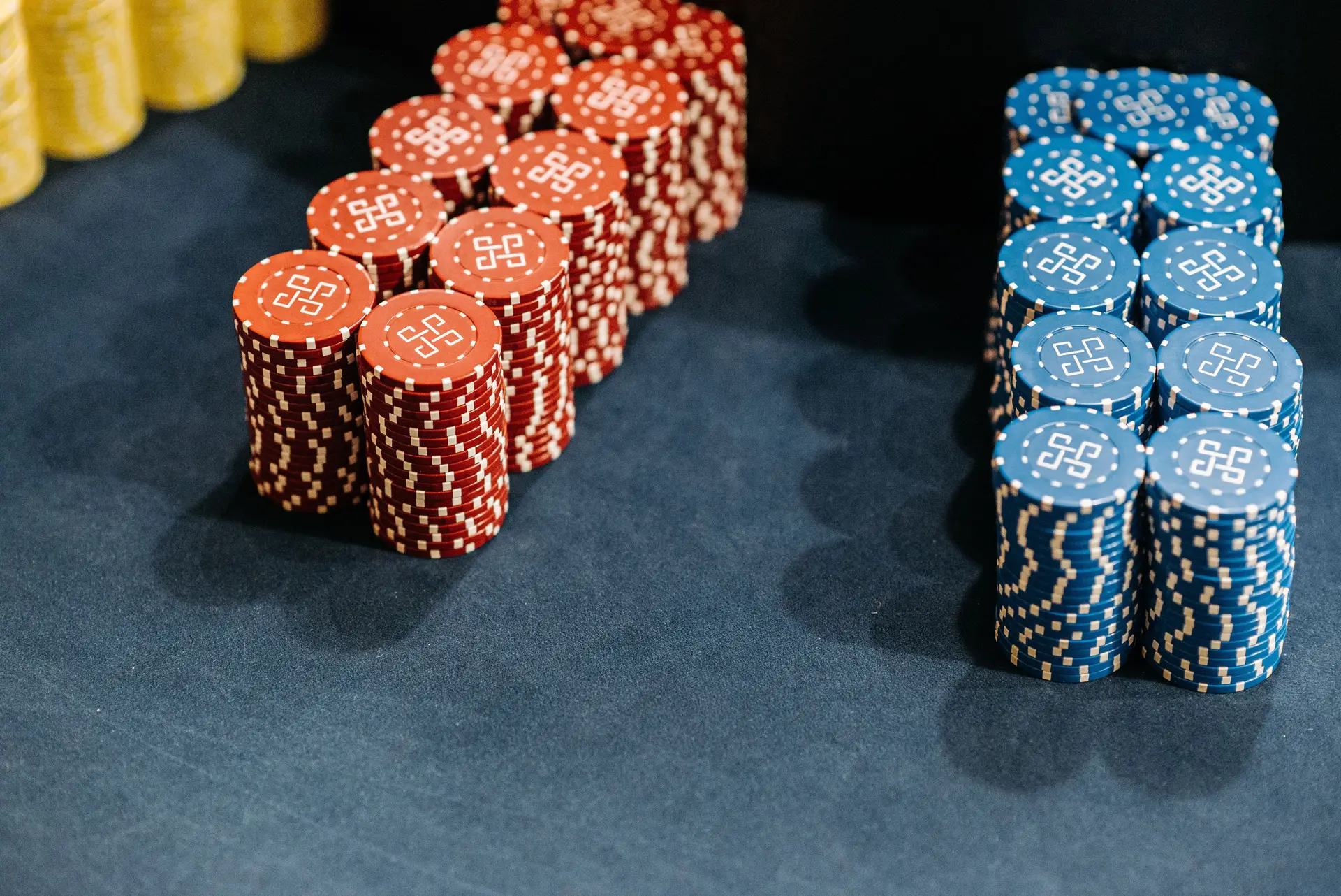 Casinotisch mit Jetons zu Ocean's Eleven